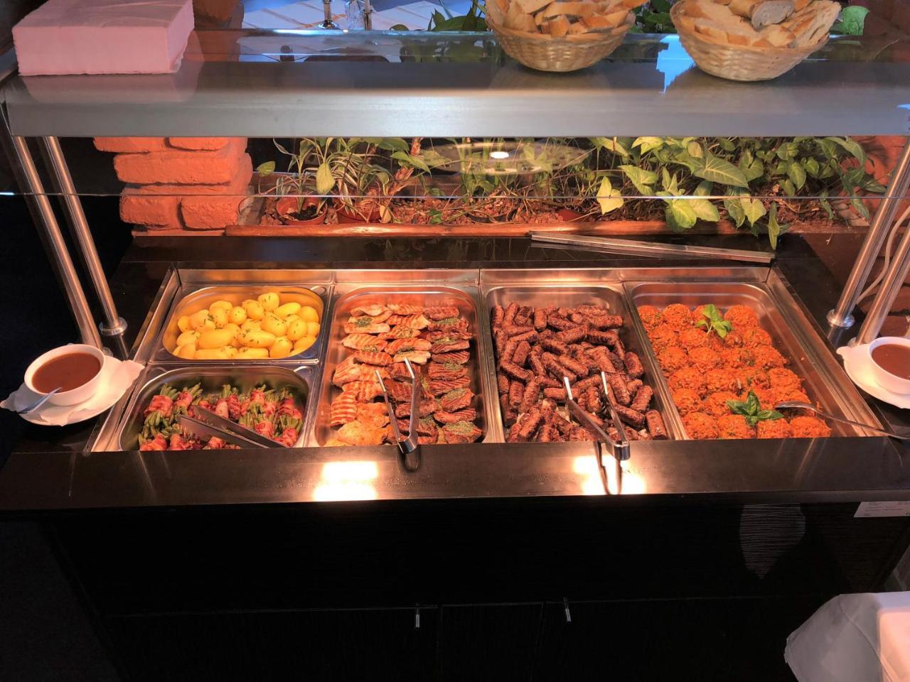 巴尔干餐厅酒店 特里尔 外观 照片